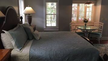 1 chambre, fer et planche à repasser, accès Internet