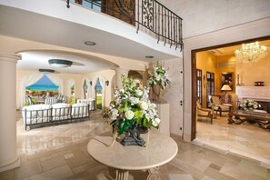 Interior - Villa Le Chateau des Palmiers (Les Terres Basses)