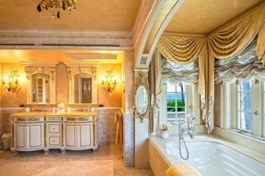 Bathroom - Villa Le Chateau des Palmiers (Les Terres Basses)