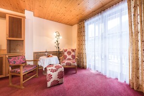 85-cm flat-screen TV with cable channels, TV - Hotel Krimmlerfälle (Krimml)