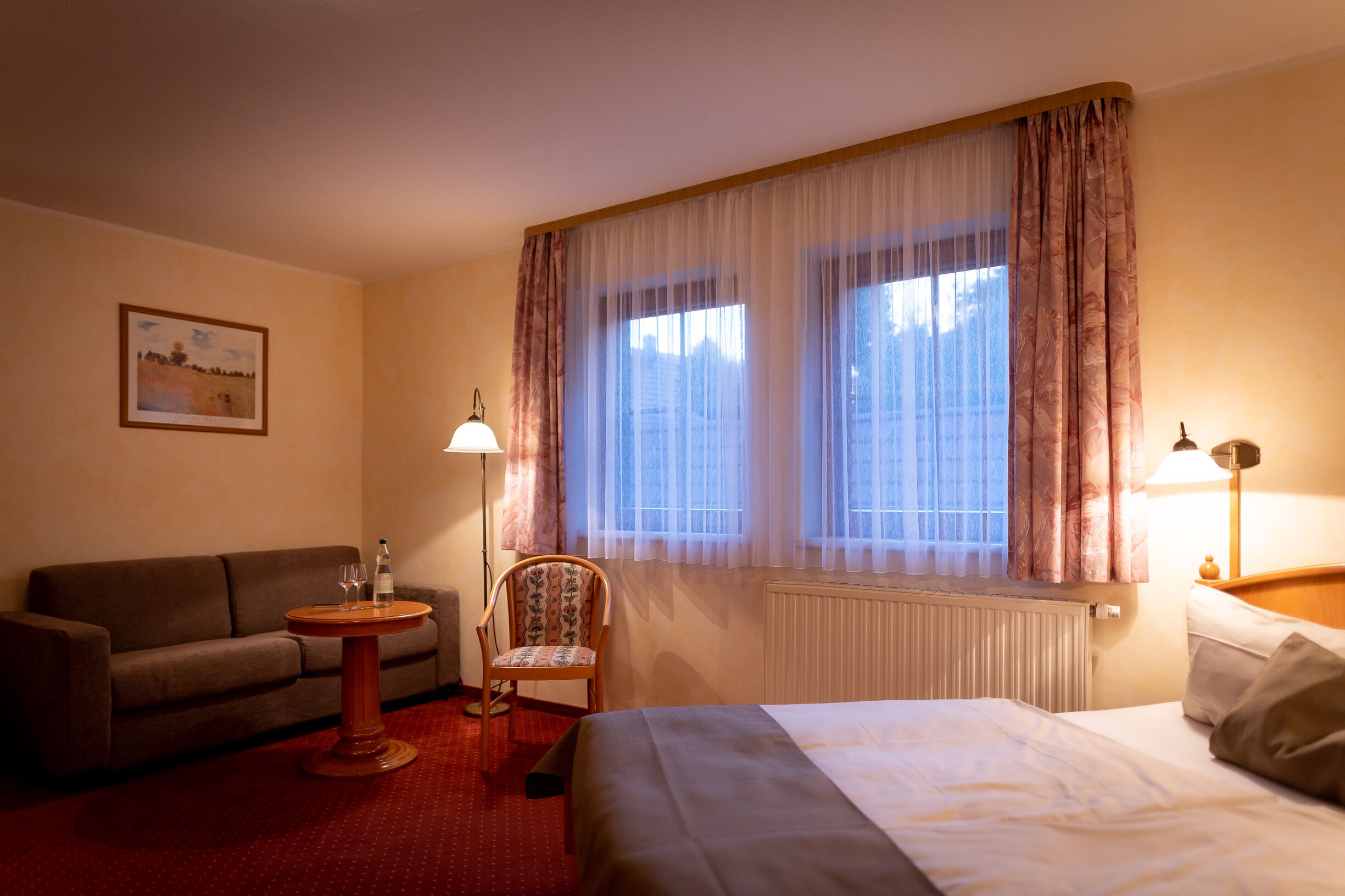 desk, cots/infant beds, rollaway beds, free wifi