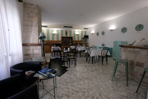 Desayuno buffet incluido todos los días 