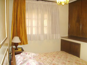 4 habitaciones, tabla de planchar con plancha y wifi gratis