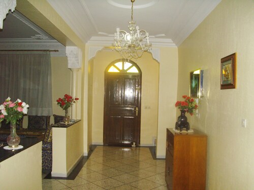 Stylish 4 Bedrooms Villa Ref 1081