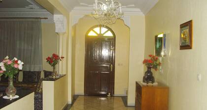 Stylish 4 Bedrooms Villa Ref 1081