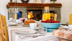 Breakfast buffet - Gîte-Auberge de Montvilliers (Aime-la-Plagne)