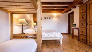 Family Room | Individually decorated, individually furnished, free cots/infant beds