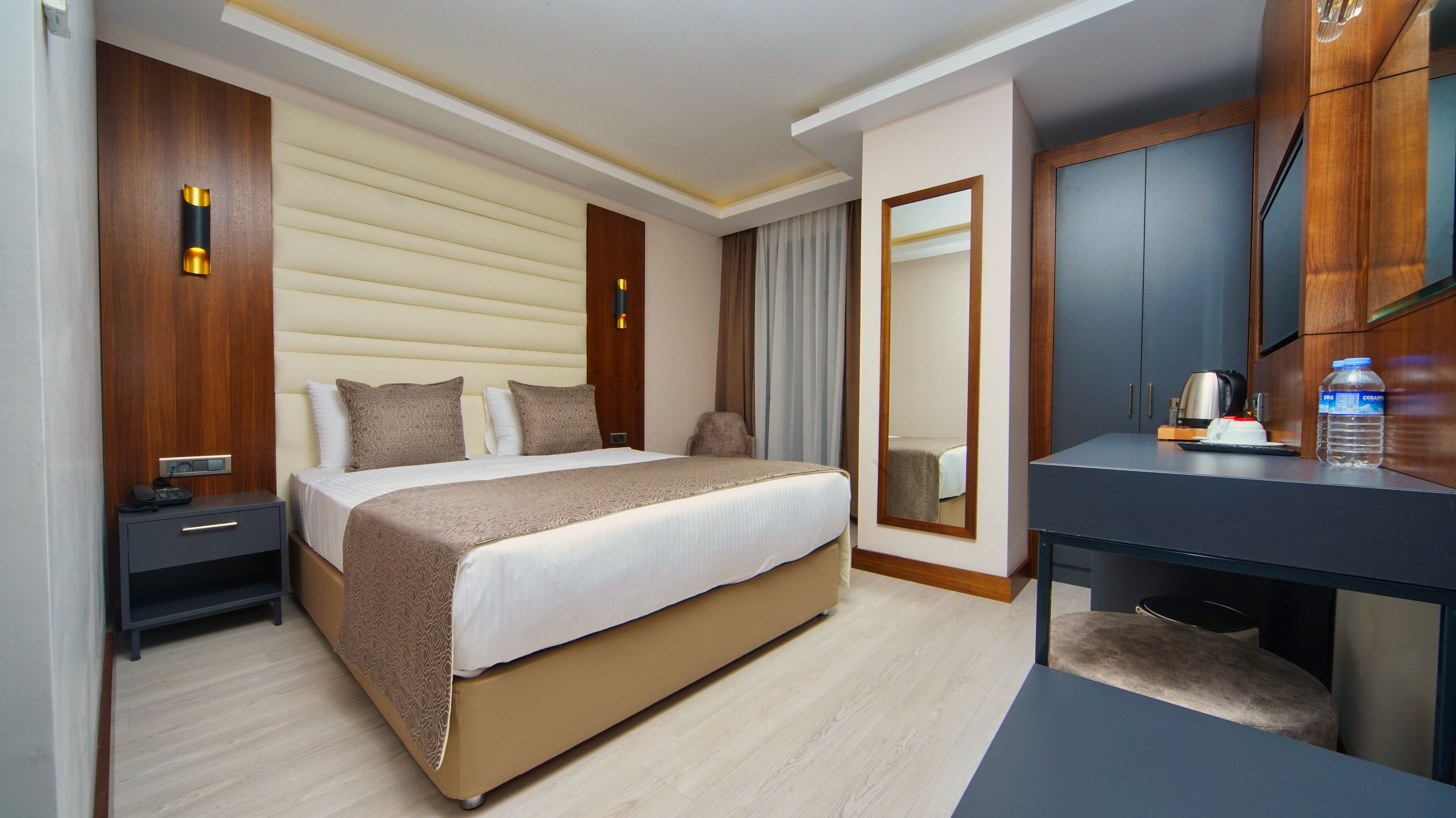 In-room safe, desk, soundproofing, free WiFi