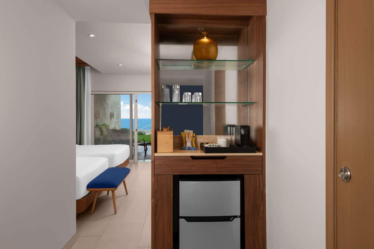 Enclave Beachfront 2 Bedroom Suite - Whirlpool - 1Kg 2Qn 2 Mphy | Selimut bulu angsa, bantalan ekstra lembut, brankas, dan meja kerja