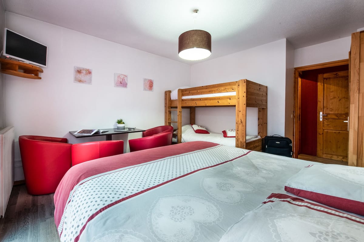 Quarto família (4) | Quartos à prova de som, Wi-Fi de cortesia, individualmente decorados