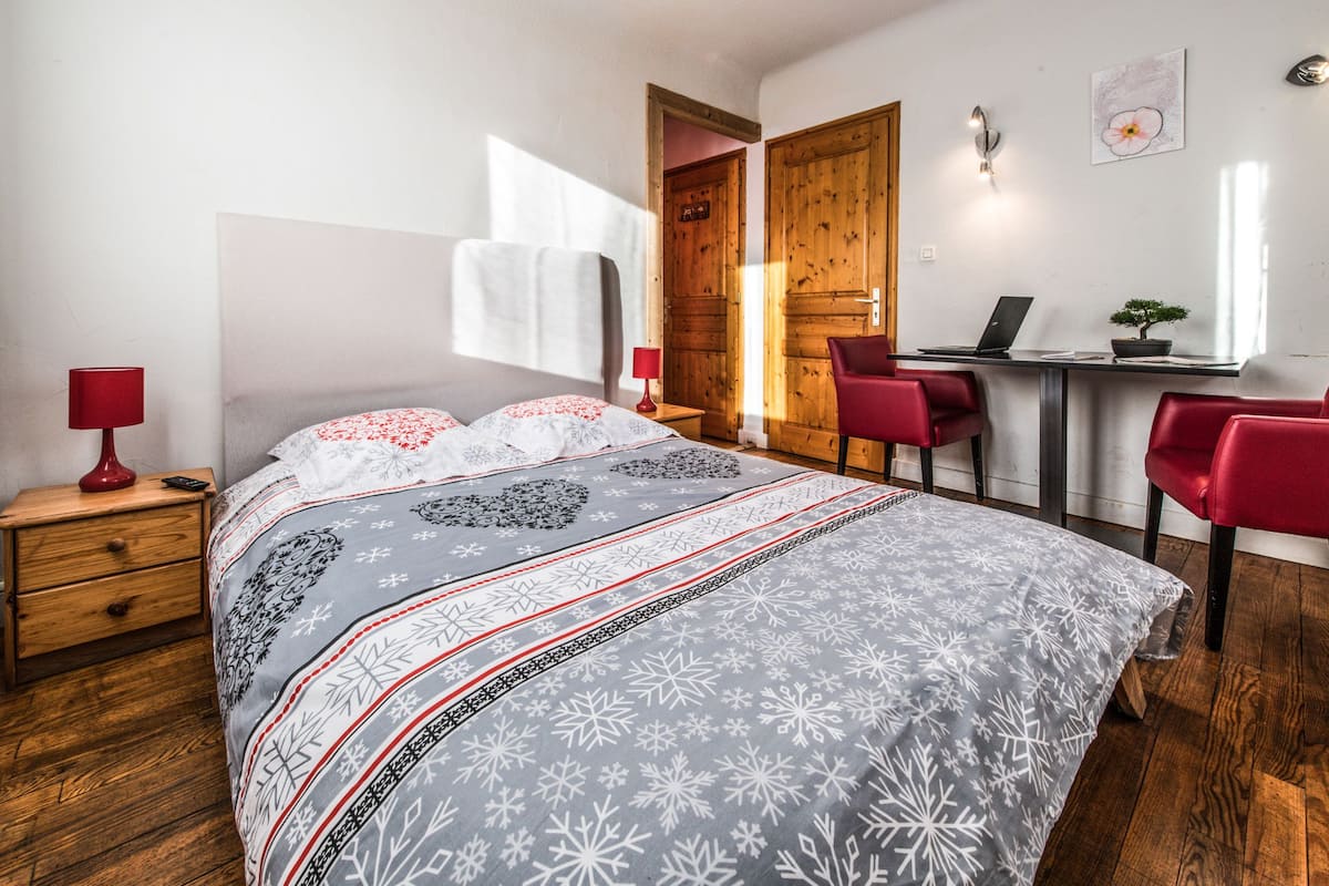 Quarto família (2) | Quartos à prova de som, Wi-Fi de cortesia, individualmente decorados