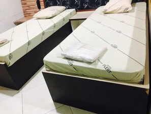 Free WiFi, bed sheets - Hotel Flert (São Paulo)
