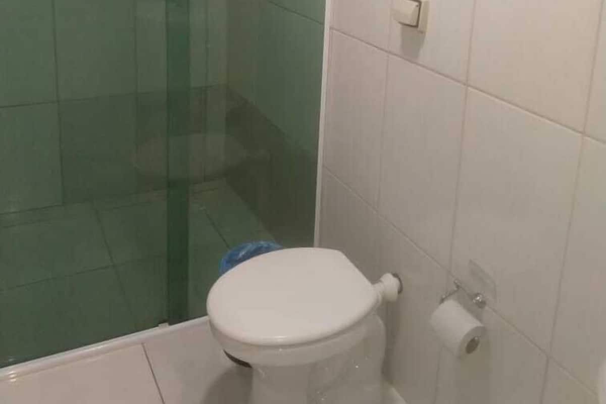 Shower, free toiletries, slippers, towels