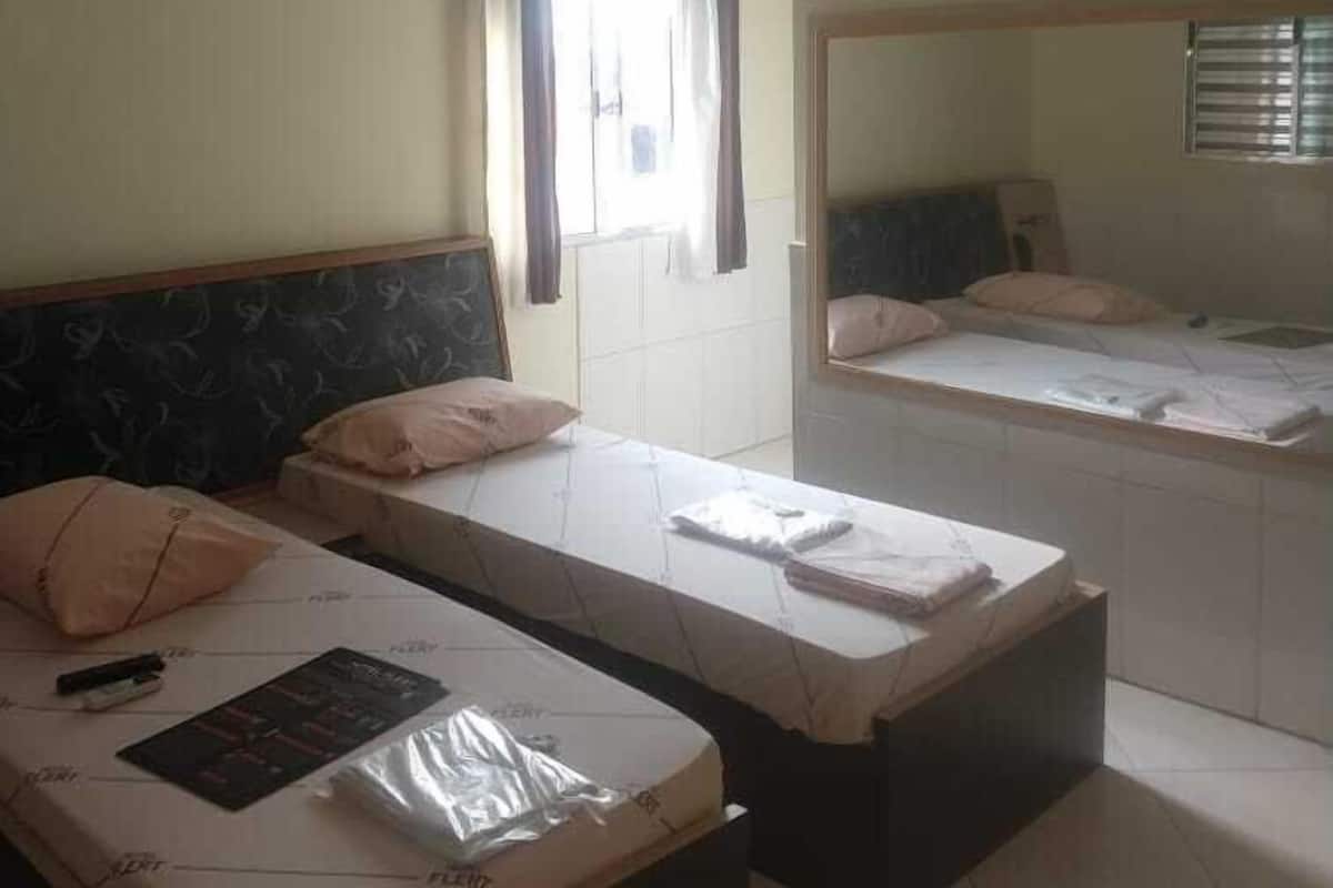 Basic Twin Room | Free WiFi, bed sheets