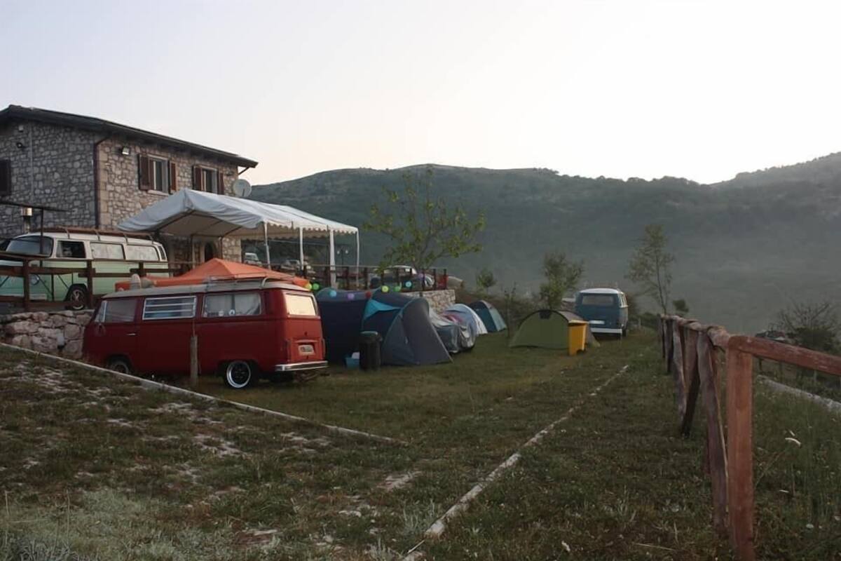 เต็นท์ (No bed provided, bring your own tent) | 1 ห้องนอน