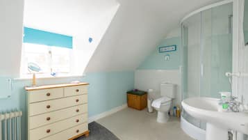Family Room, Sea View (Room 7) | Bathroom | Shower, hair dryer, towels