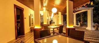 Clove Transit  Hotel