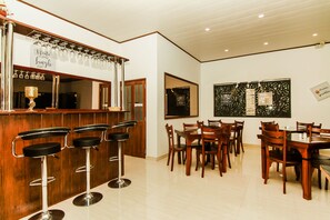 Bar (in der Unterkunft)