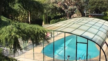 Indoor pool, pool loungers