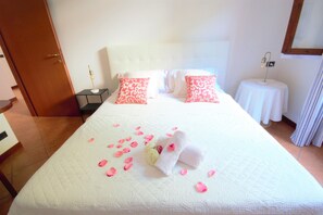 Appartamento, 3 camere da letto | 3 camere, una scrivania, ferro/asse da stiro, Wi-Fi gratuito