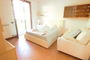 Apartment, 2 Bedrooms | 2 bedrooms, individually furnished, desk, iron/ironing board - Pognana Luxury Apartment n.2 - 4 people (Pognana Lario)