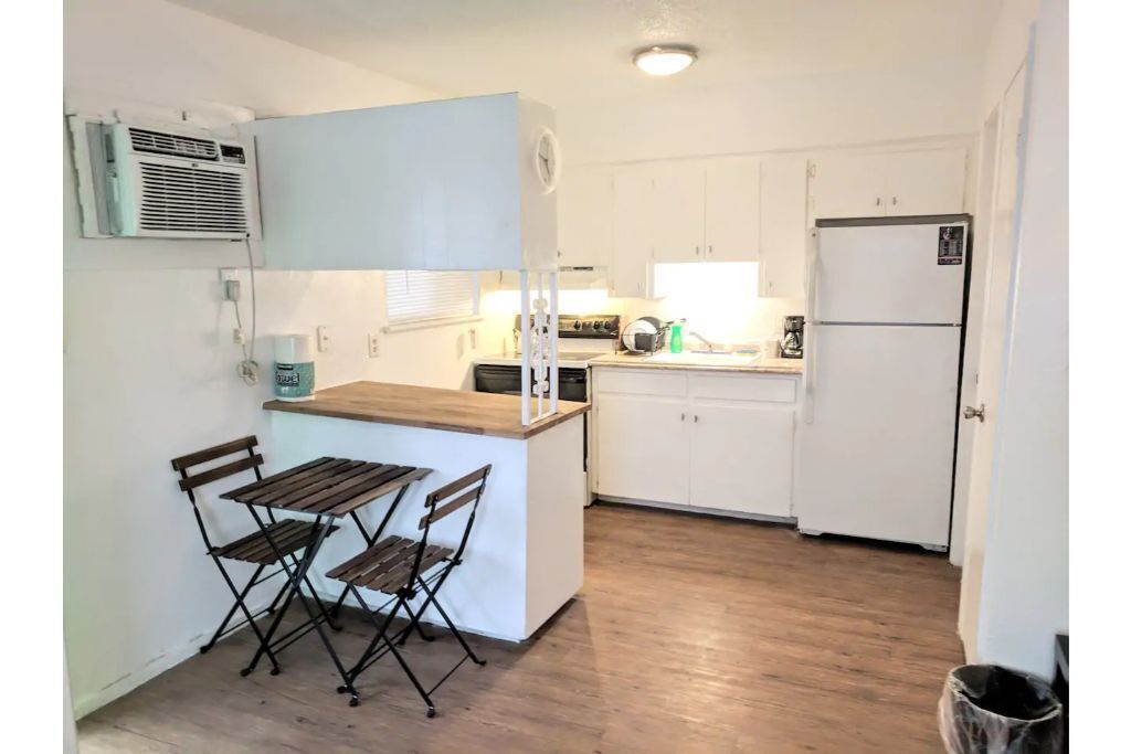New Listing! Thrifty & functional studio near airport/ downtown