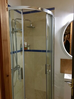 Shower, hair dryer, towels, soap - La Redondina de Redejo  (Tedejo)