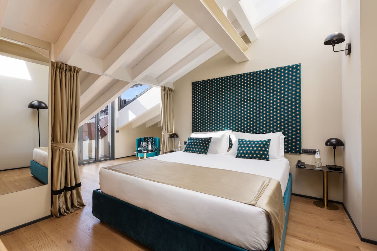 Deluxe Double Room (Upper Floor) | 1 bedroom, down duvets, minibar, in-room safe