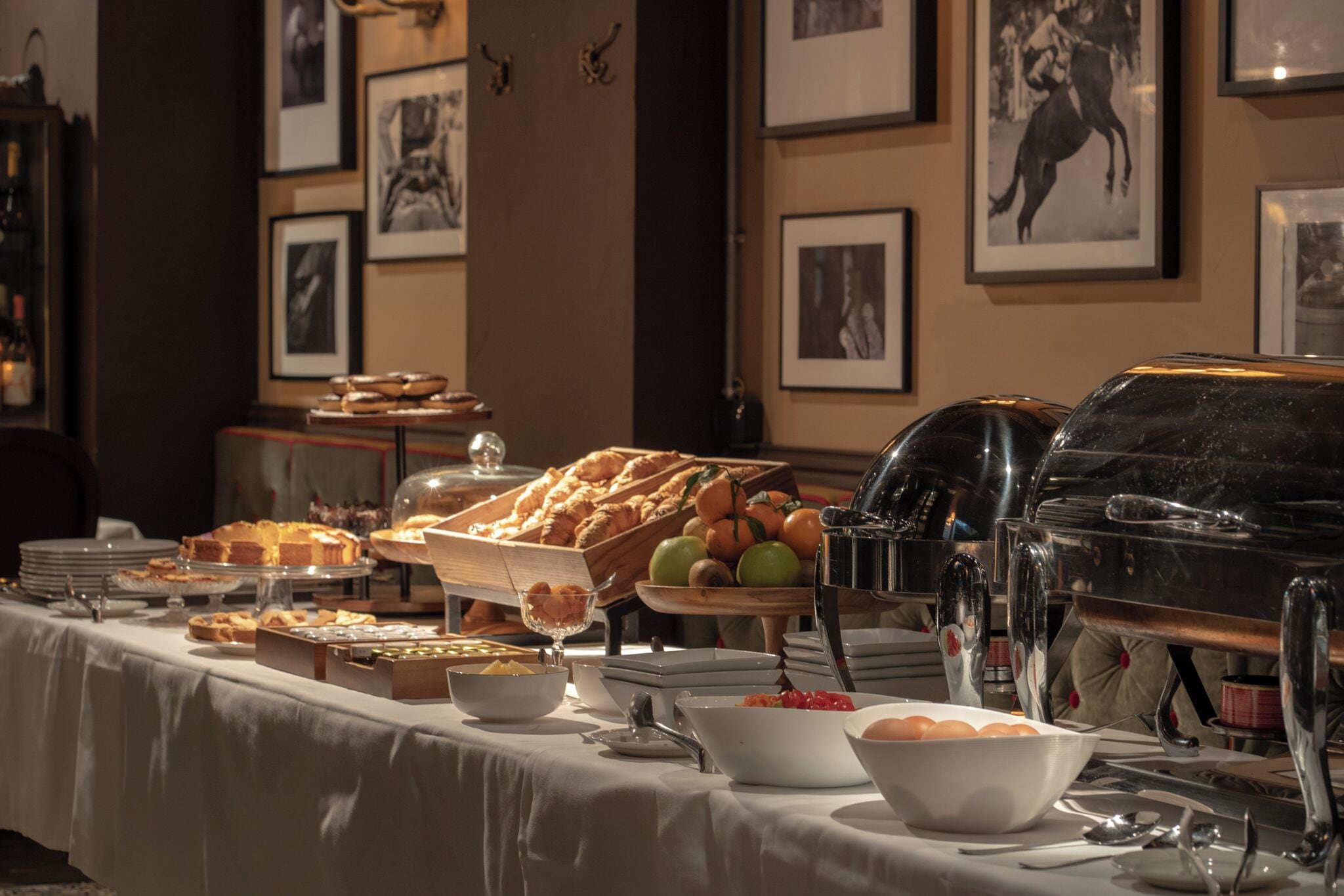 Bữa sáng buffet hàng ngày với phụ phí nhỏ 