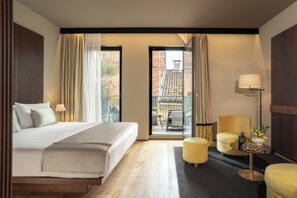 Executive Double Room, Terrace | Down comforters, minibar, in-room safe, blackout drapes - Speronari Suites (Milan)