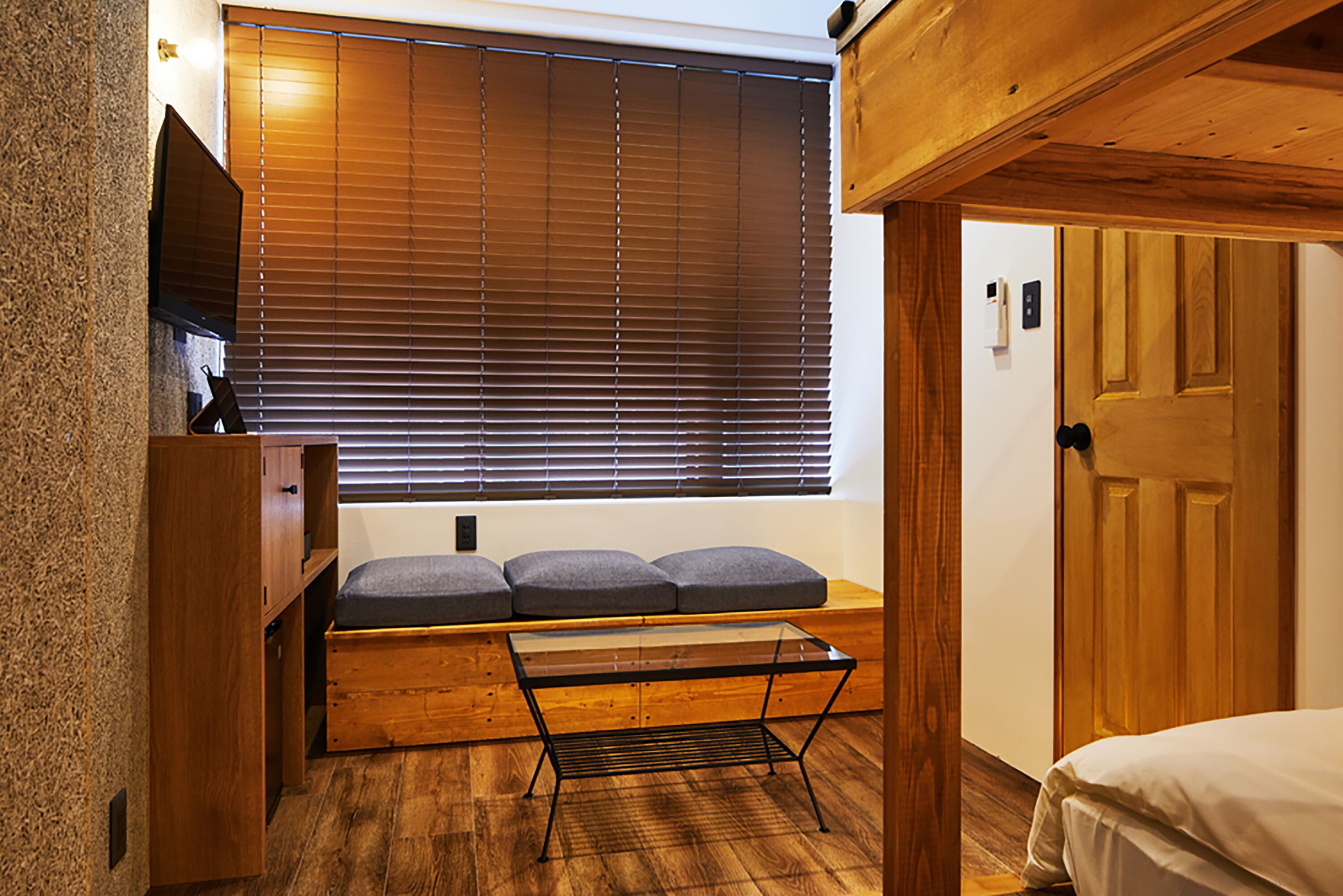 comfort quadruple room, multiple beds, non smoking | desk, free wifi, bed sheets