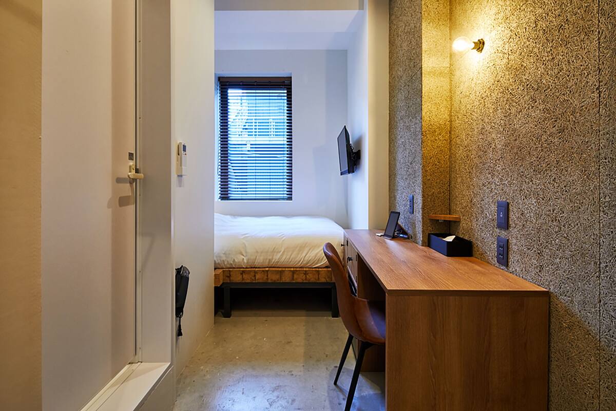 Economy Double Room, 1 Double Bed, Non Smoking | Desk, free WiFi, bed sheets