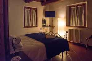 Double Room | Individually decorated, individually furnished, desk, laptop workspace - B&B I Pini Di Storaco (Filottrano)
