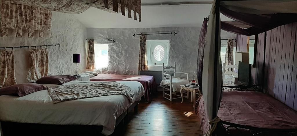 Cribs (free), WiFi (free), individually decorated