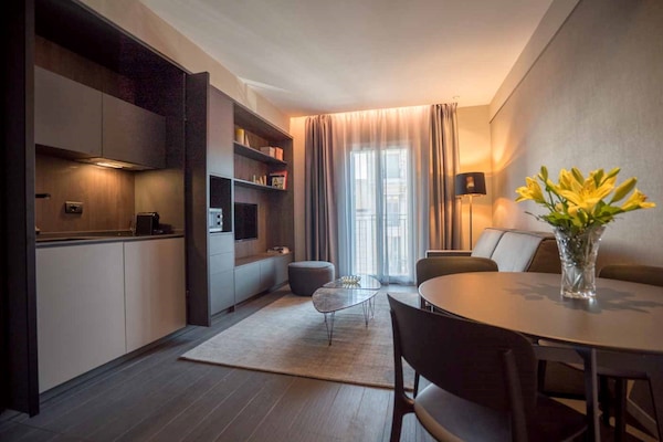 Appartamento Deluxe, 2 camere da letto, 2 bagni | Cucina privata | Frigorifero con congelatore, microonde, piano cottura