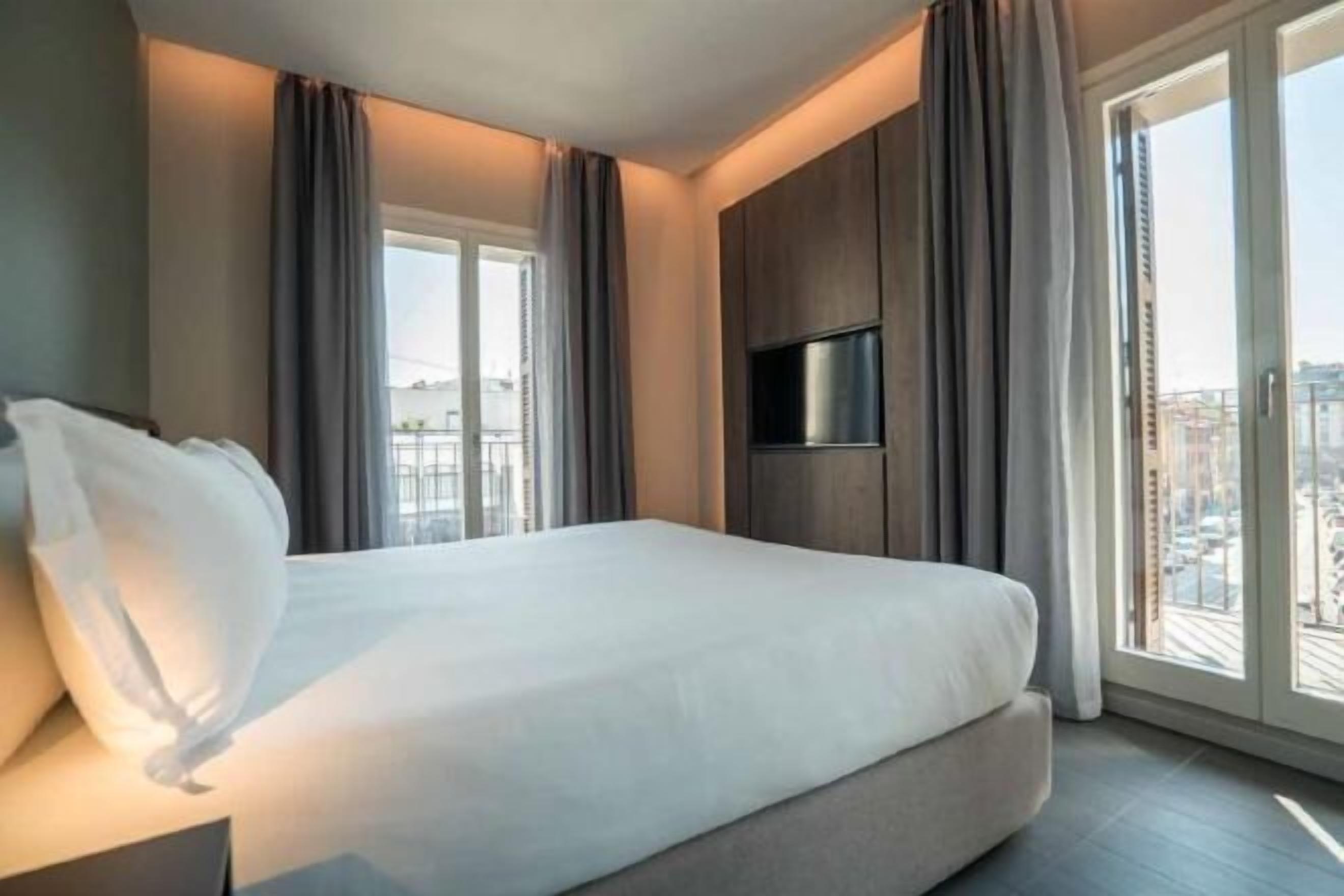 Individually decorated, individually furnished, desk, laptop workspace