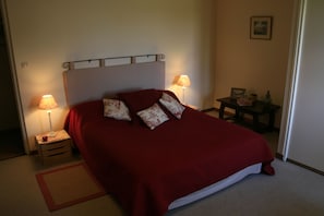 Classic Double Room, Private Bathroom, Garden View (XAVIER BRANICKI) | WiFi - Le Moulin de Montresor (Montresor)