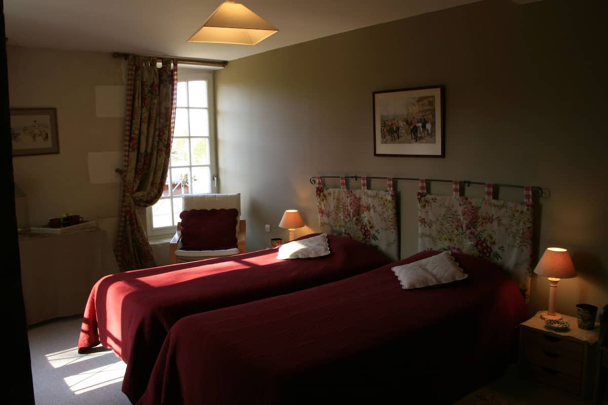Chambre Double Classique, salle de bains privée, vue jardin (IMBERT BASTERNAY)