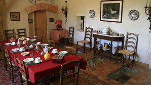 Chambre Double Classique, salle de bains privée, vue jardin (IMBERT BASTERNAY) | Restaurant