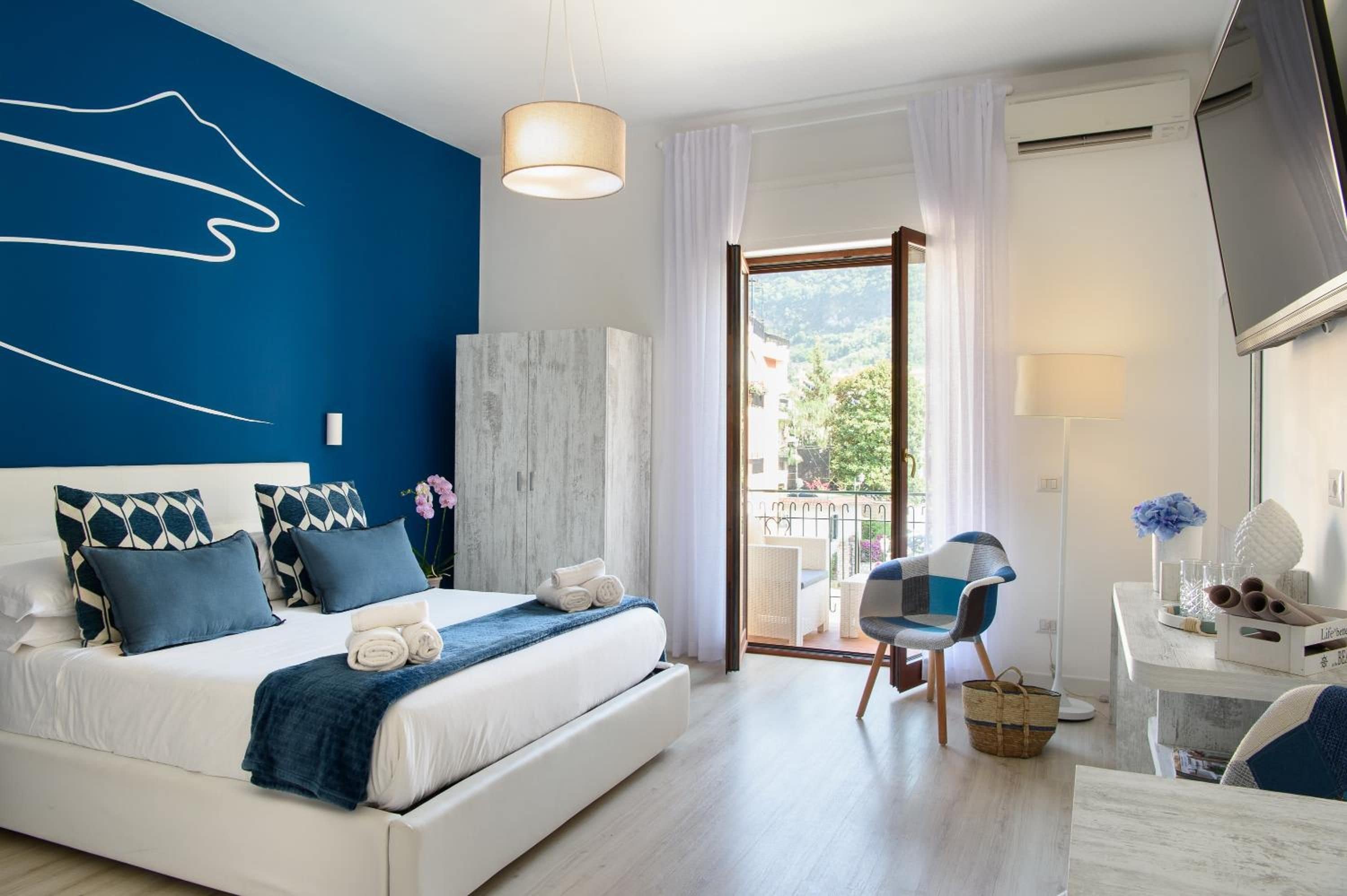 Photo - Les Suites des Tout le Monde