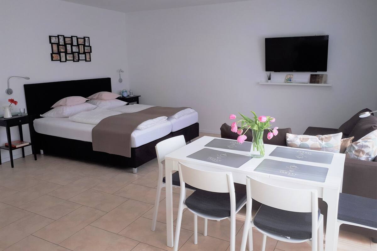 Comfort Studio | Blackout curtains, iron/ironing board (on request), free WiFi