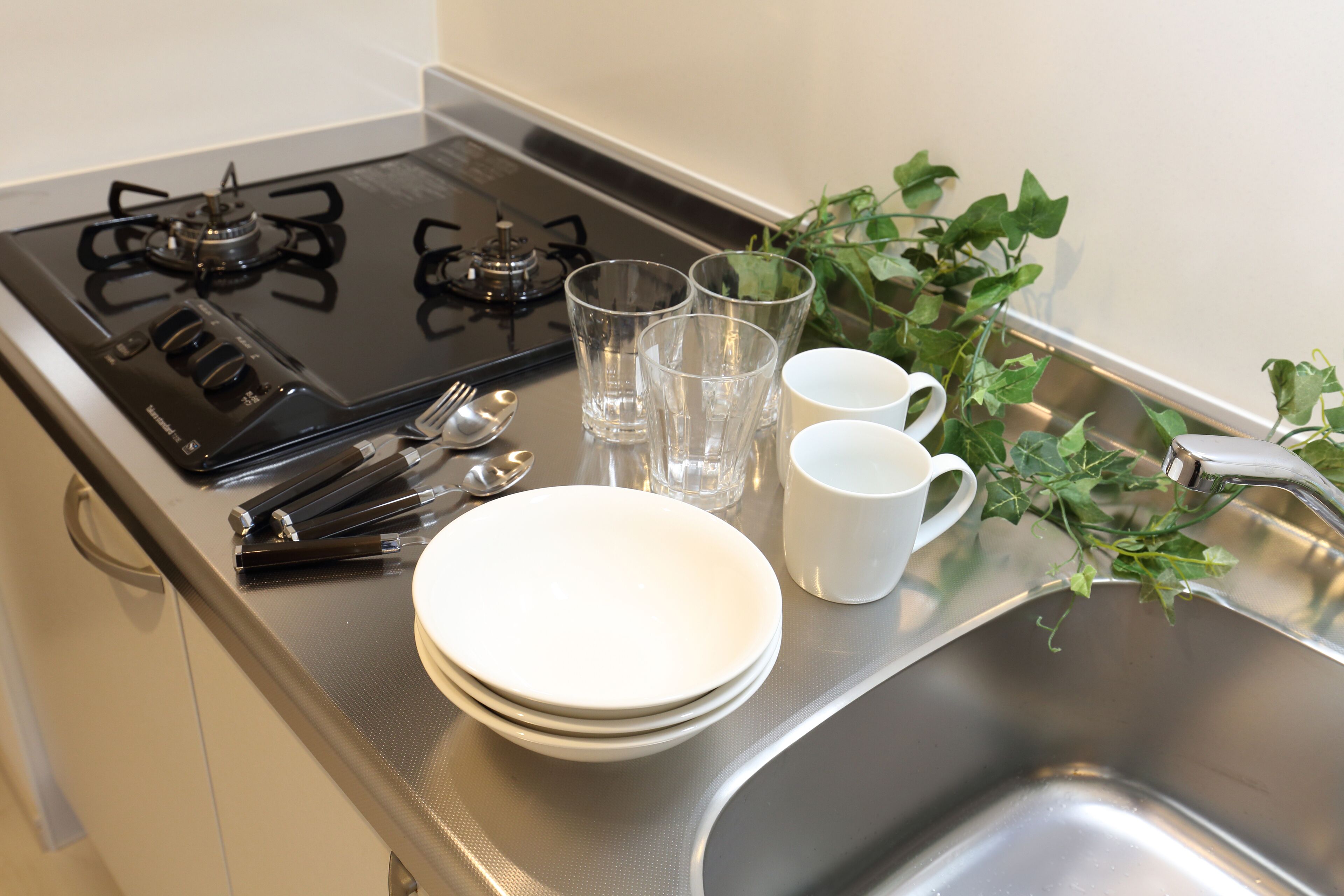 fridge, microwave, stovetop, electric kettle