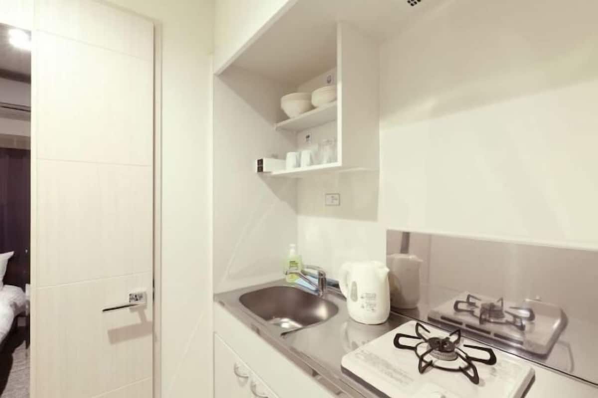 Fridge, microwave, stovetop