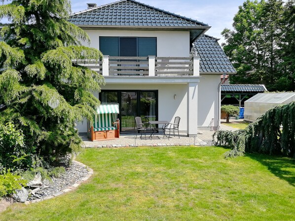 Outdoor dining - Apartment Süssling with garden (Glowe)