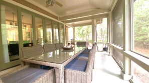 Outdoor dining - When Only The Best Will Do!! Spectacular Wilson Village Home Includes Bikes (Bluffton)