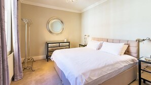 Unclassified image, 4 of 6, button - Luxury Apartments -18 Lansdown (Cheltenham)