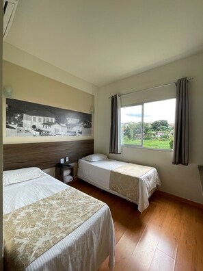 Kamar Twin | Minibar, tirai kedap cahaya, Wi-Fi gratis, dan seprai linen