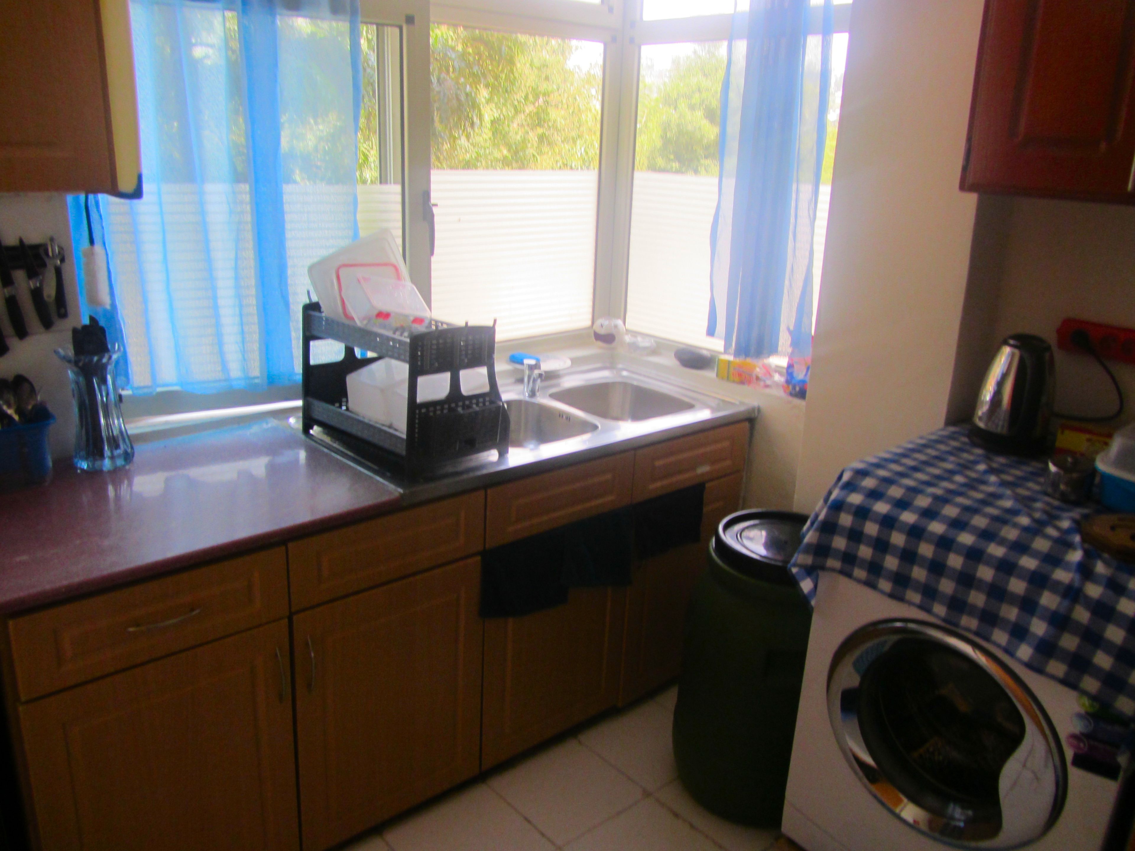 Apartemen | Dapur pribadi | Lemari es besar, oven, kompor, dan penanak nasi