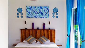 Deluxe Double Room, 1 King Bed | Individually decorated, desk, laptop workspace, blackout drapes