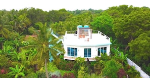 Fachada de la propiedad